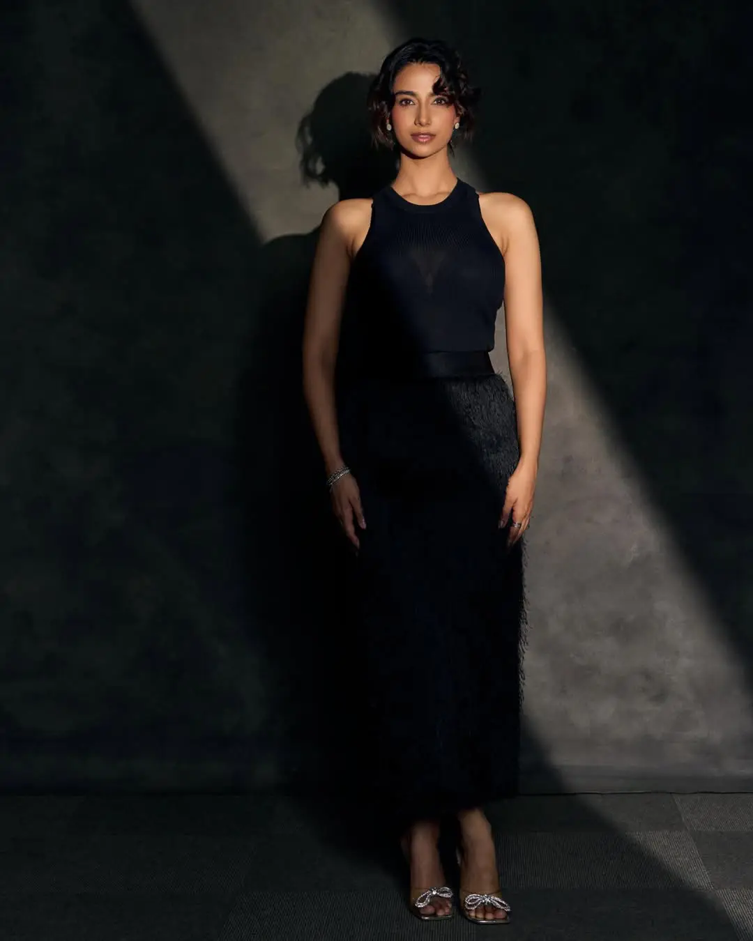 Meenakshi chaudhary latest hot photos