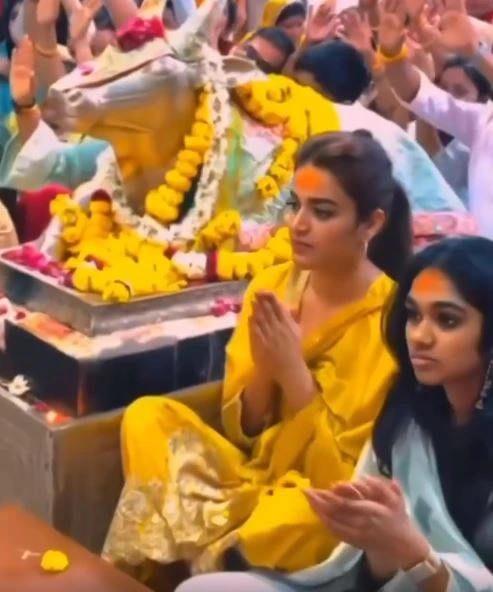 Nidhhi Agerwal Visits Ujjain Mahakaleshwar Temple