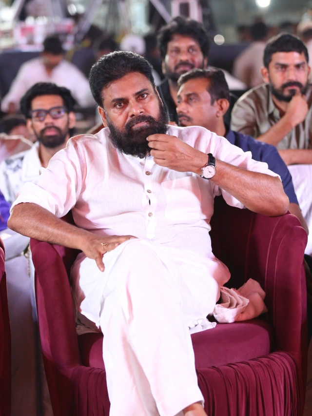 Pawan Kalyan Powerful Looks in Ustaad Bhagat Singh Pre Release Event