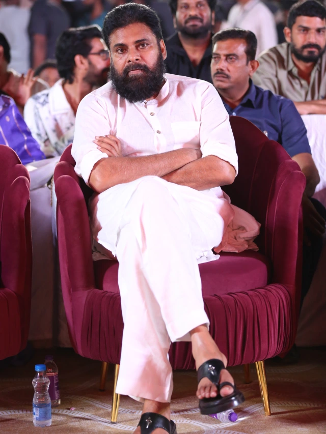 Pawan Kalyan Powerful Looks in Ustaad Bhagat Singh Pre Release Event