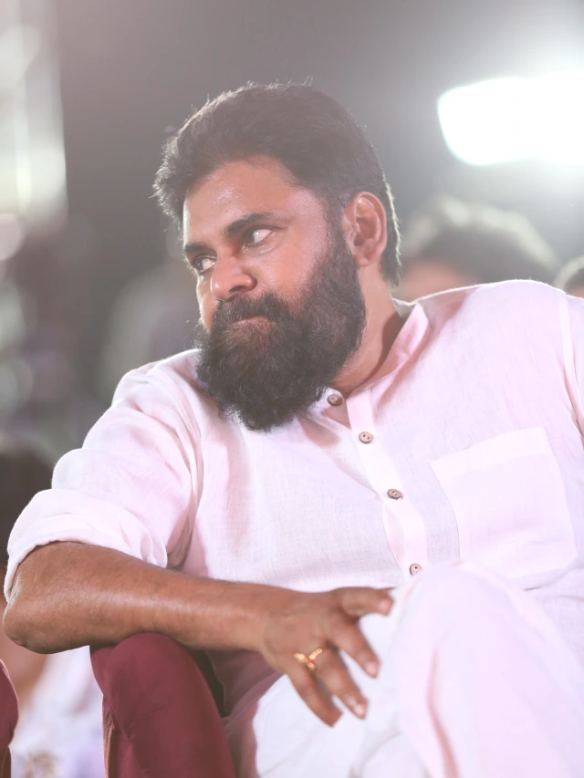 Pawan Kalyan Powerful Looks in Ustaad Bhagat Singh Pre Release Event