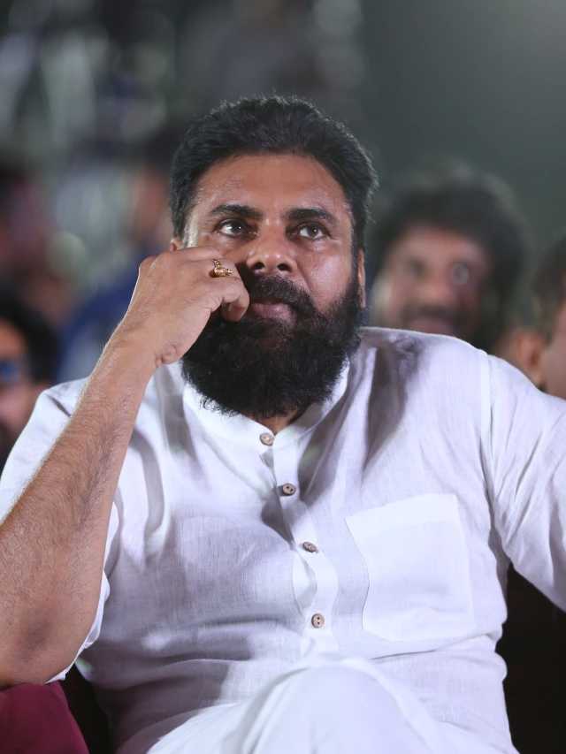 Pawan Kalyan Powerful Looks in Ustaad Bhagat Singh Pre Release Event