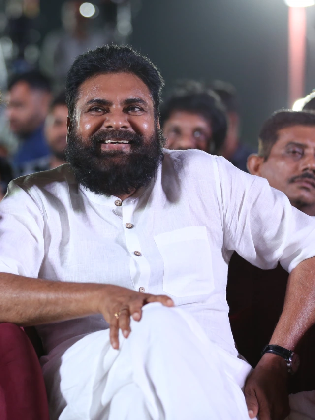 Pawan Kalyan Powerful Looks in Ustaad Bhagat Singh Pre Release Event