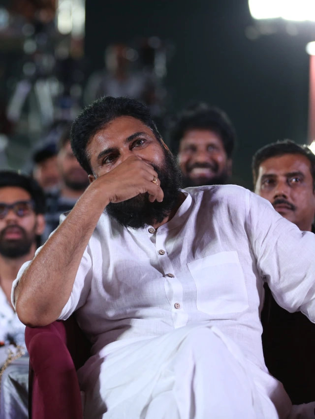 Pawan Kalyan Powerful Looks in Ustaad Bhagat Singh Pre Release Event