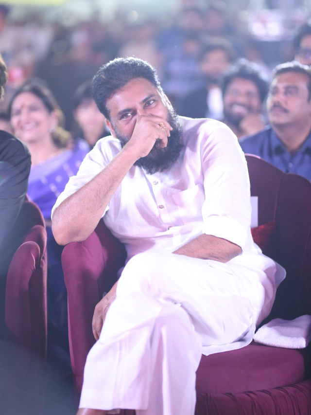 Pawan Kalyan Powerful Looks in Ustaad Bhagat Singh Pre Release Event