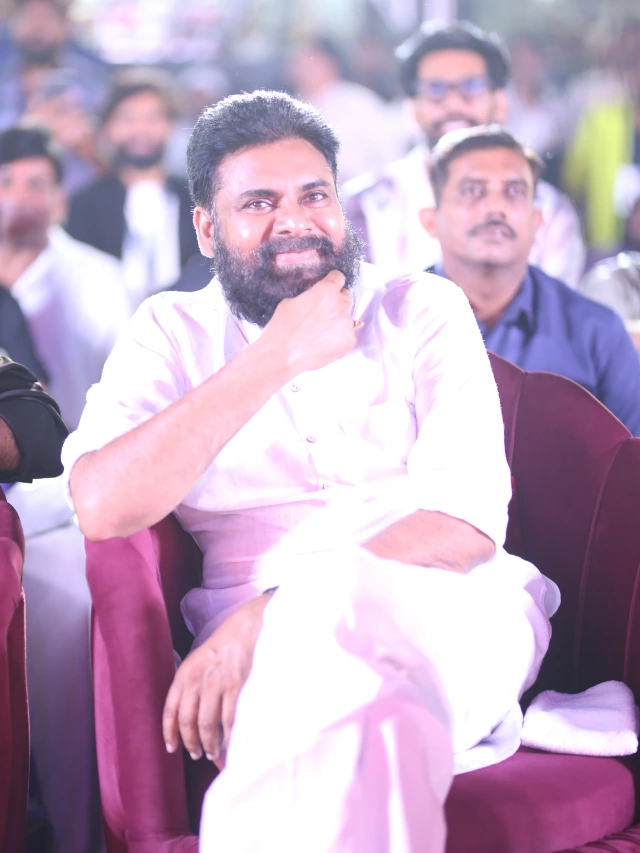 Pawan Kalyan Powerful Looks in Ustaad Bhagat Singh Pre Release Event