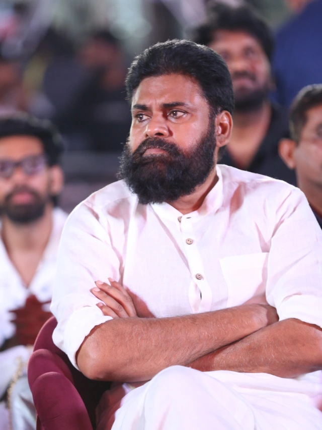 Pawan Kalyan Powerful Looks in Ustaad Bhagat Singh Pre Release Event