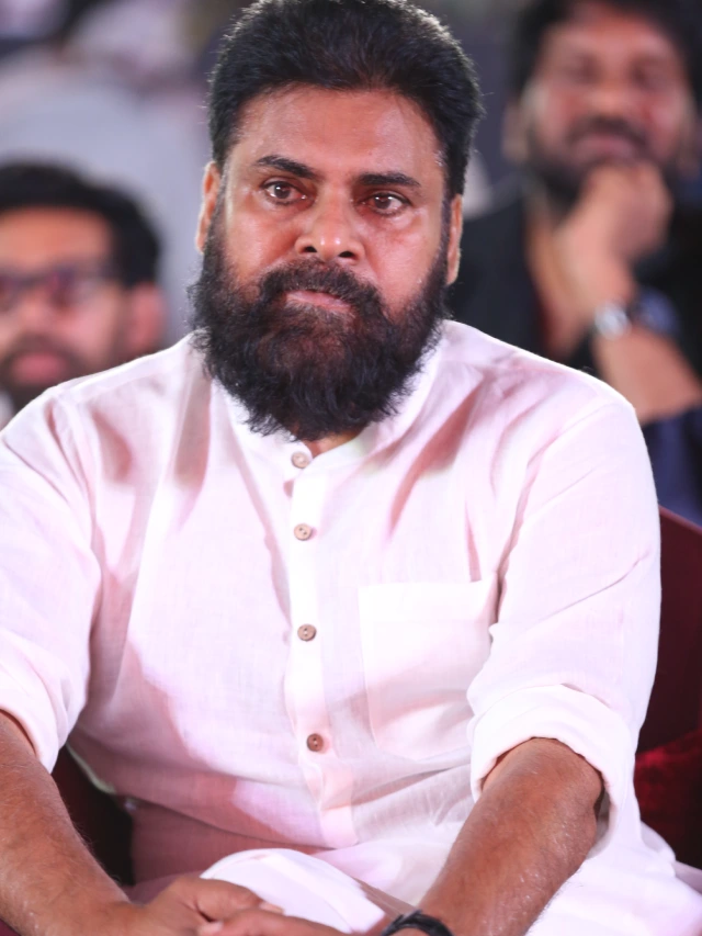 Pawan Kalyan Powerful Looks in Ustaad Bhagat Singh Pre Release Event