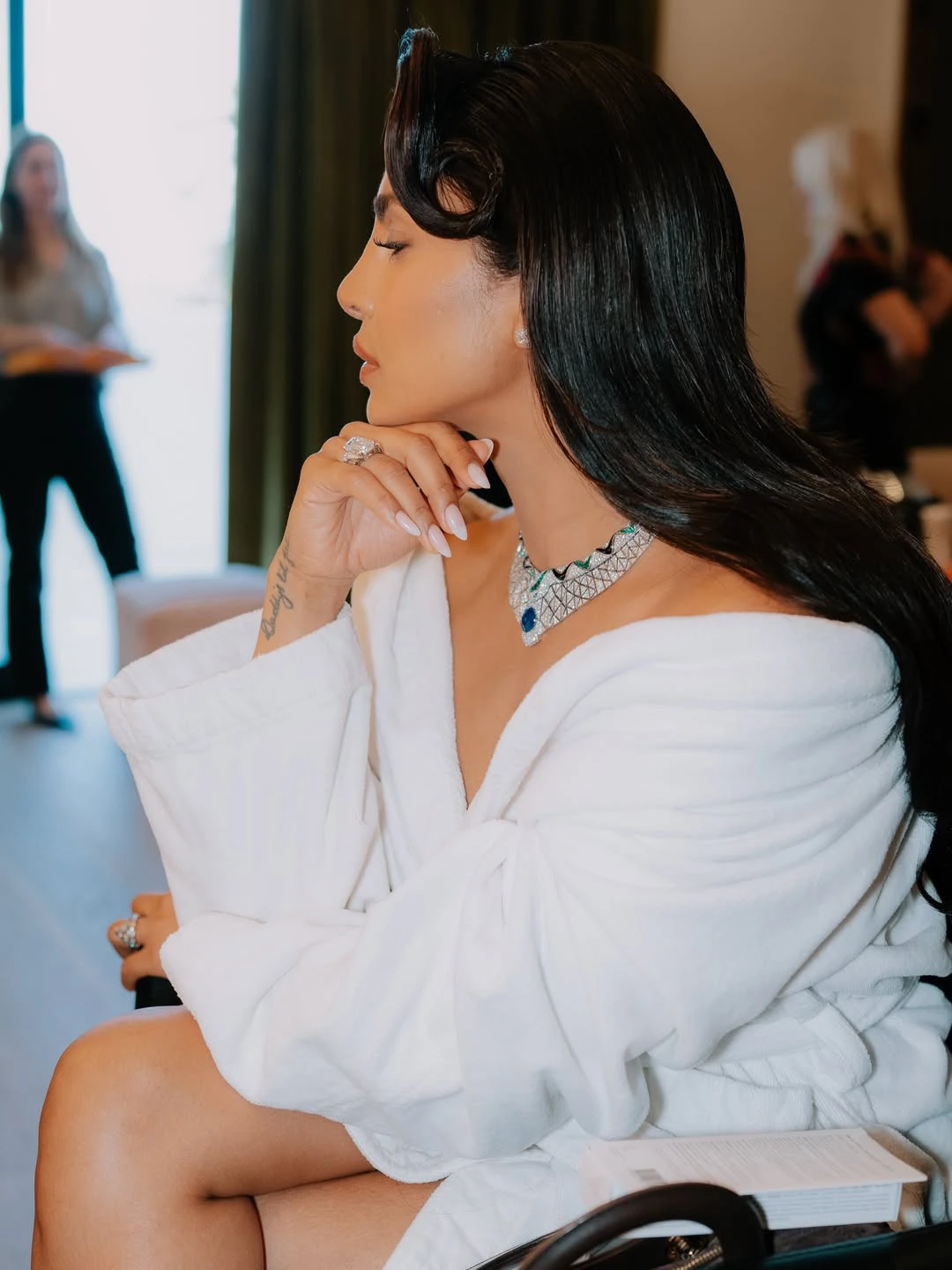 Priyanka Chopra Stunning Looks for Oscar in White Dress