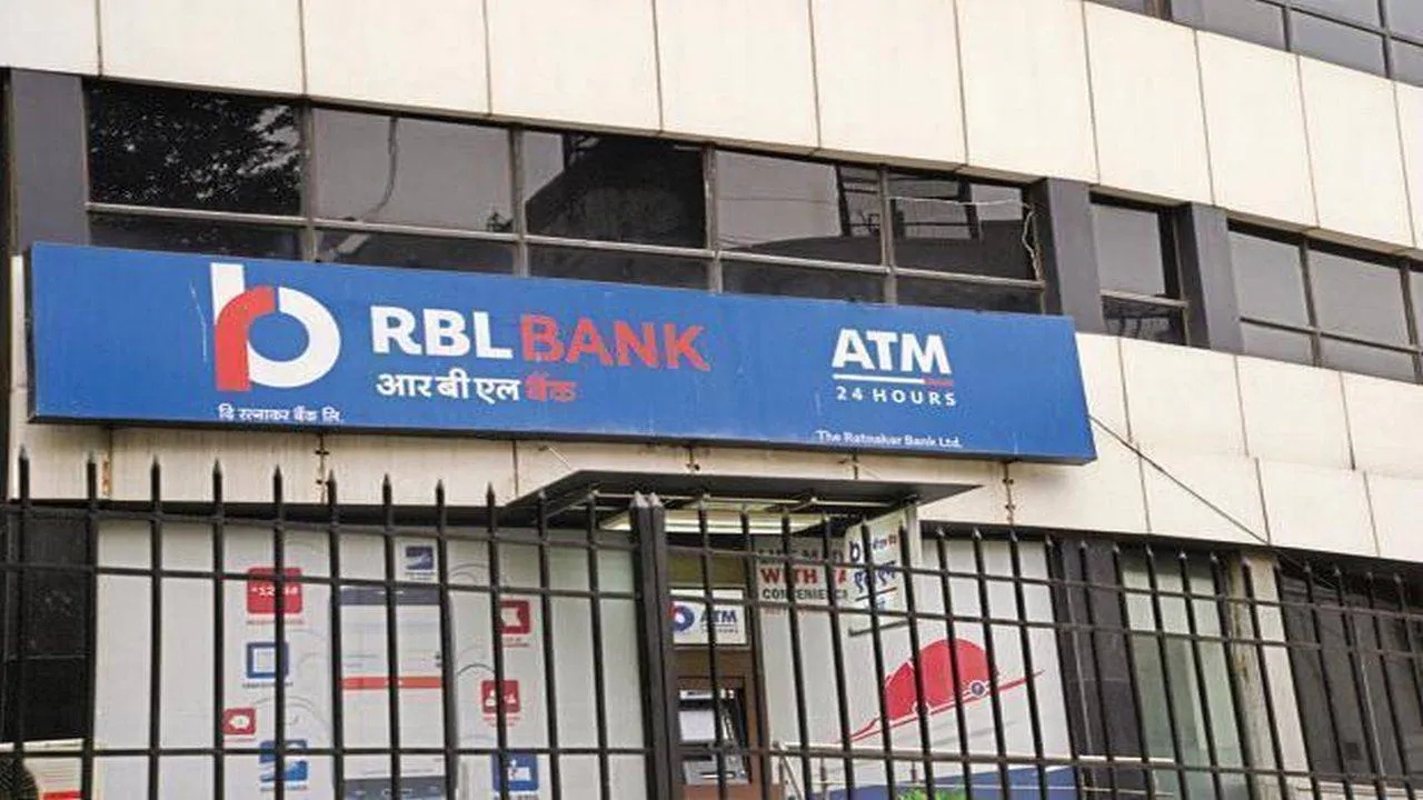 RBL Bank Scam : కరీంనగర్ RBL బ్యాంకులో భారీ స్కాం.. రూ.137 కోట్ల మేర.. నిందితులంతా విద్యార్థులే..