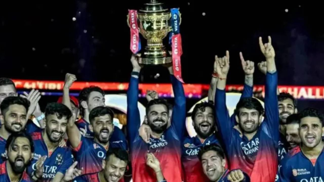 RCB Sold : ఆర్సీబీని అమ్మేశారు.. భారీ ధరకు కొనుగోలు చేసిన బిర్లా-టైమ్స్‌‌‌‌ గ్రూప్.. ఎంత చెల్లించారంటే?