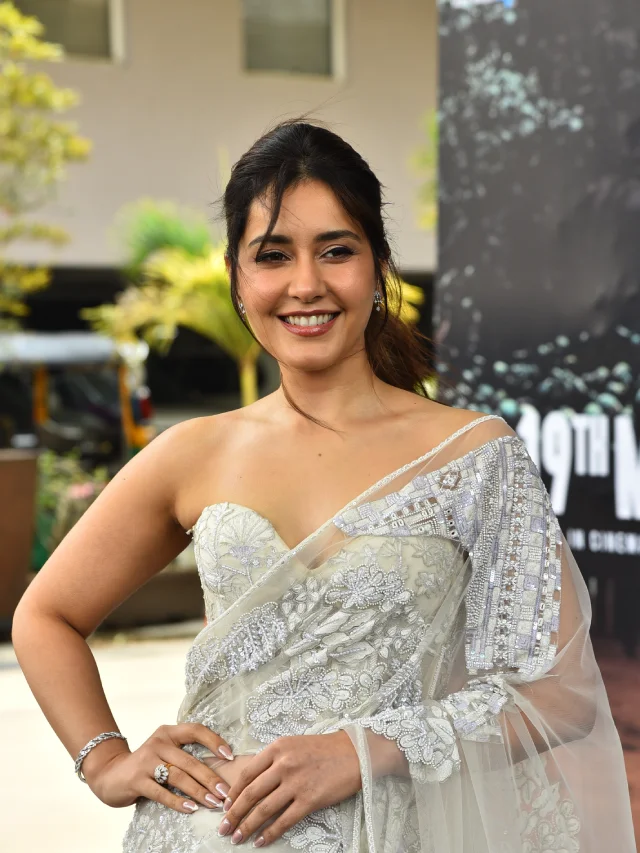 Raashii Khanna Stunning Looks in Saree at Ustaad Bhagat Singh Promotions