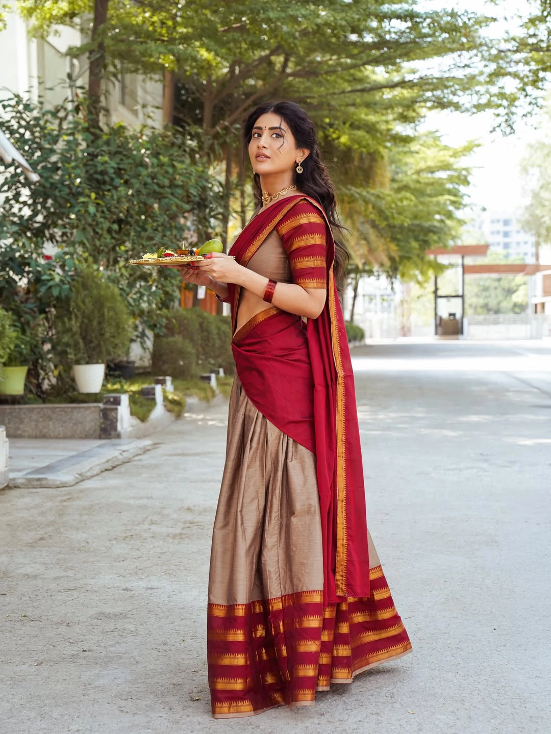 Rashi Singh Stunning Looks in Half Saree For Ugadi