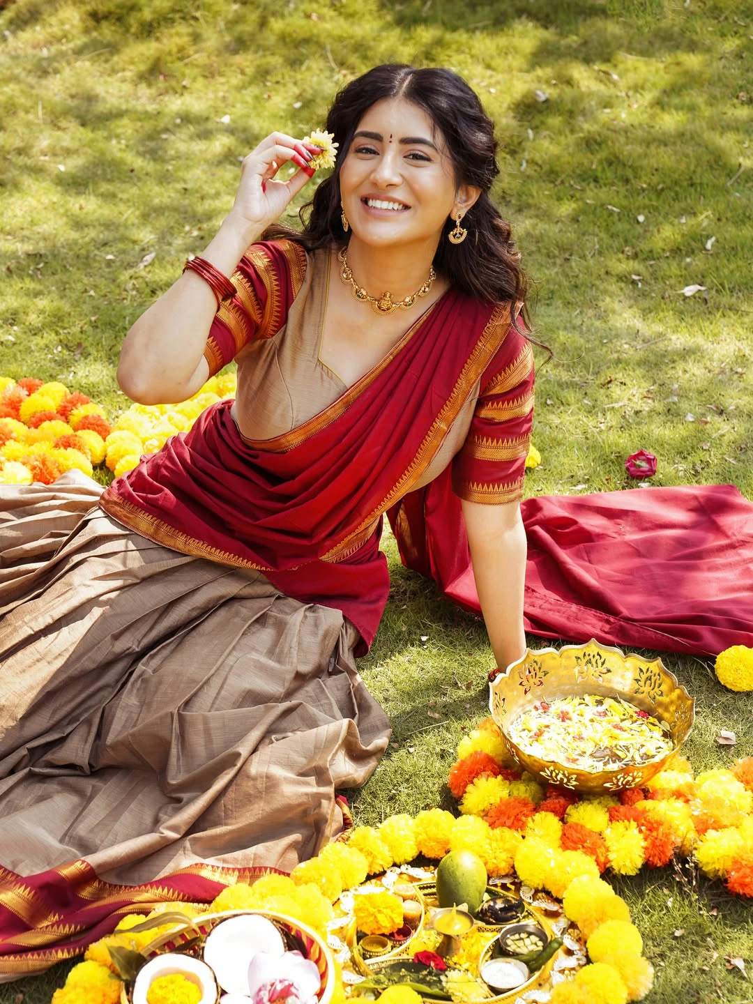 Rashi Singh Stunning Looks in Half Saree For Ugadi