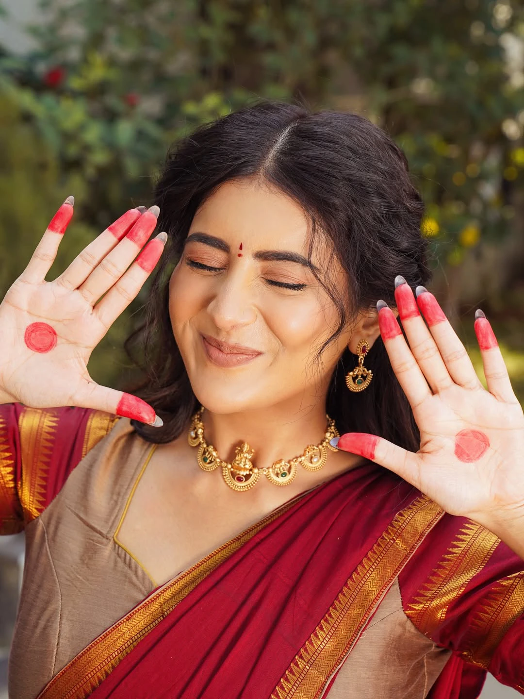 Rashi Singh Stunning Looks in Half Saree For Ugadi