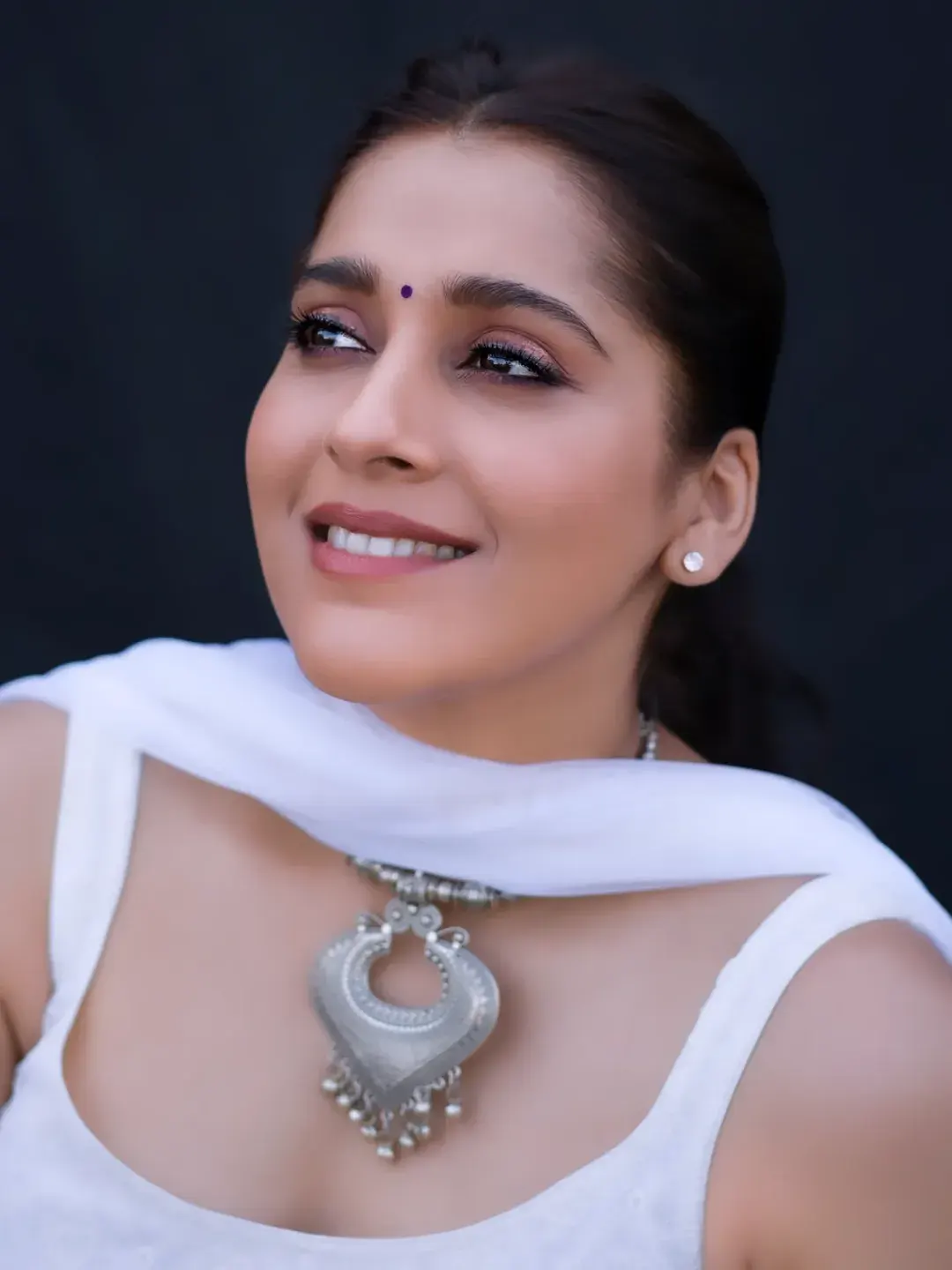 Rashmi Gautam Stunning Looks in White Dress