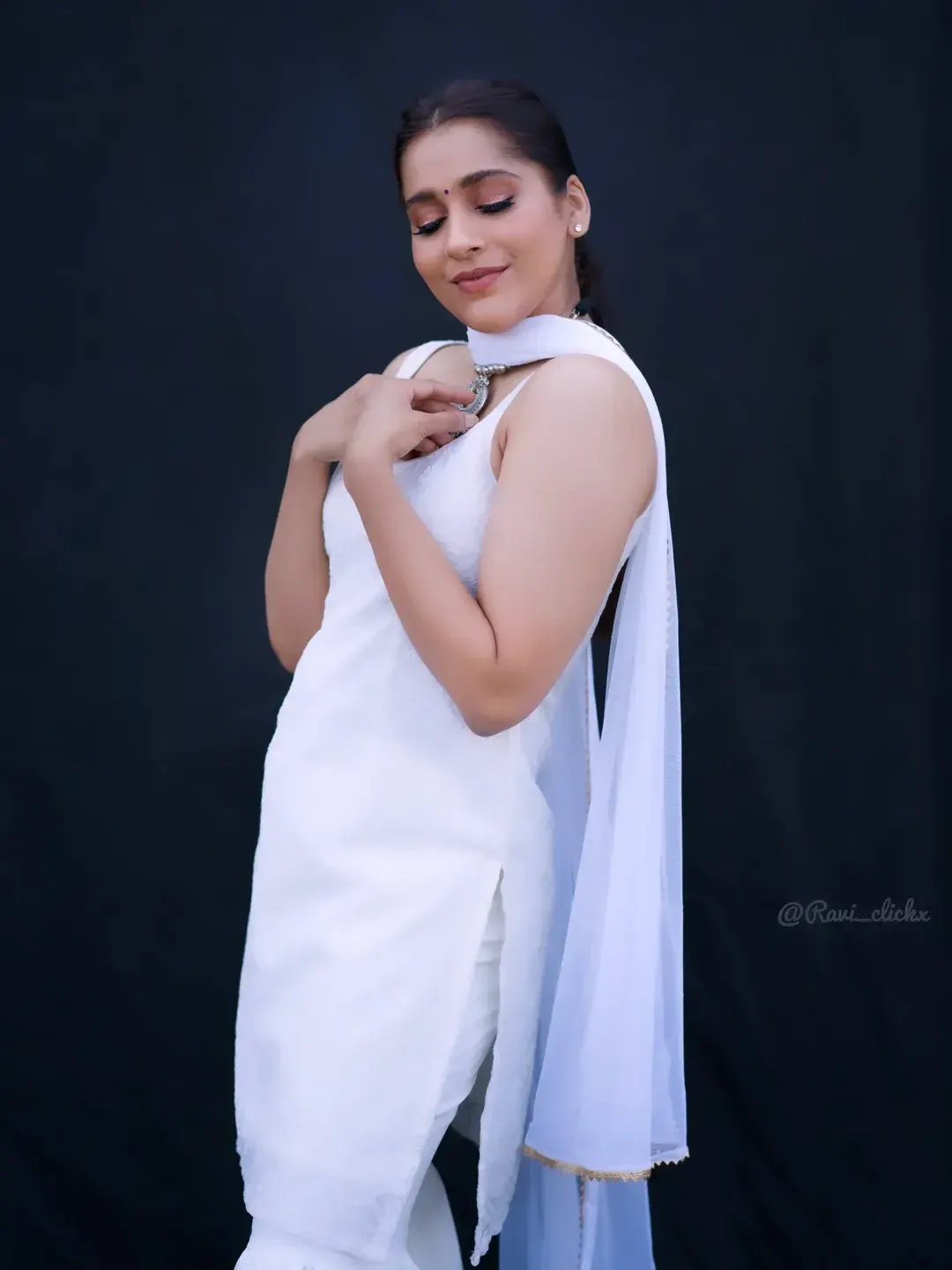 Rashmi Gautam Stunning Looks in White Dress