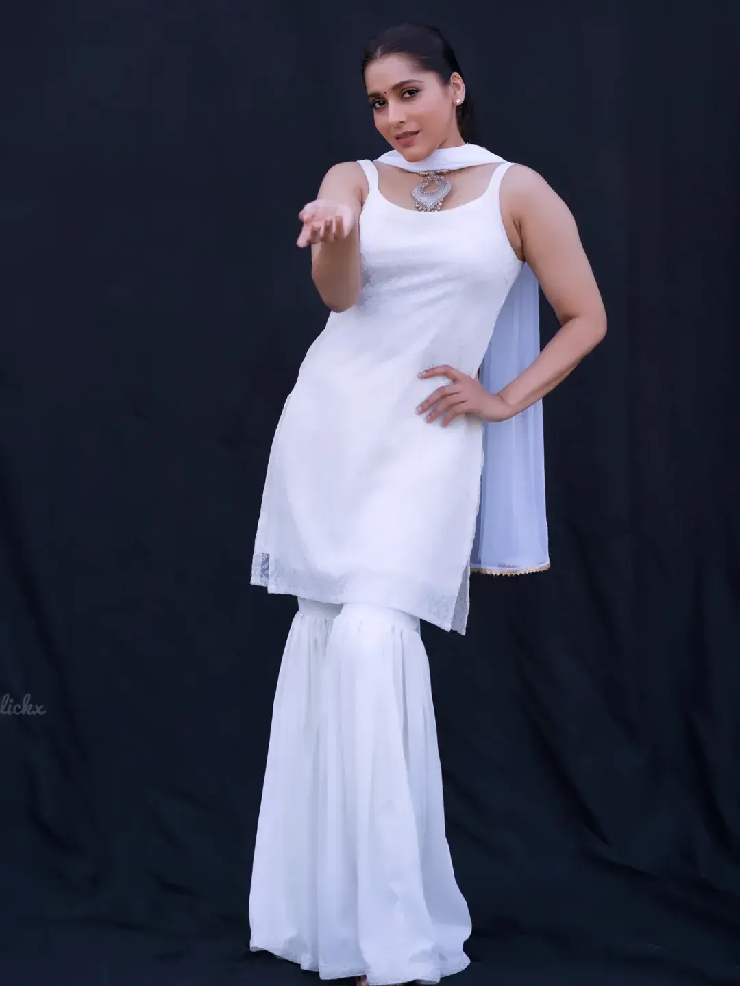Rashmi Gautam Stunning Looks in White Dress