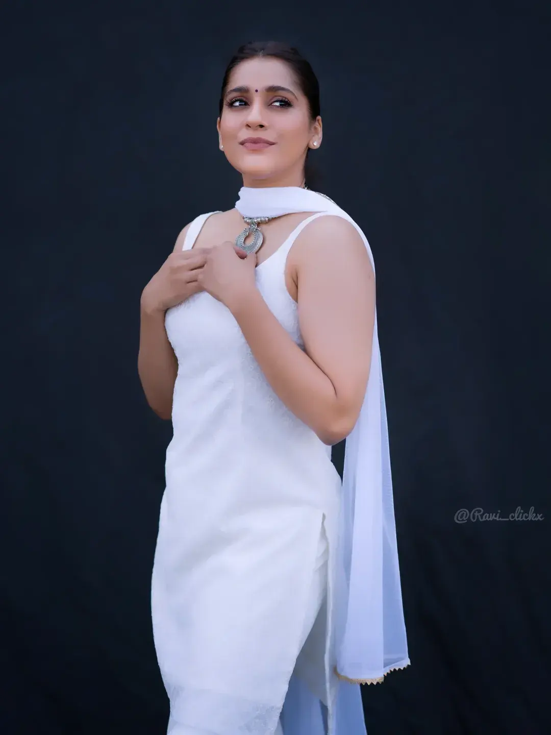 Rashmi Gautam Stunning Looks in White Dress