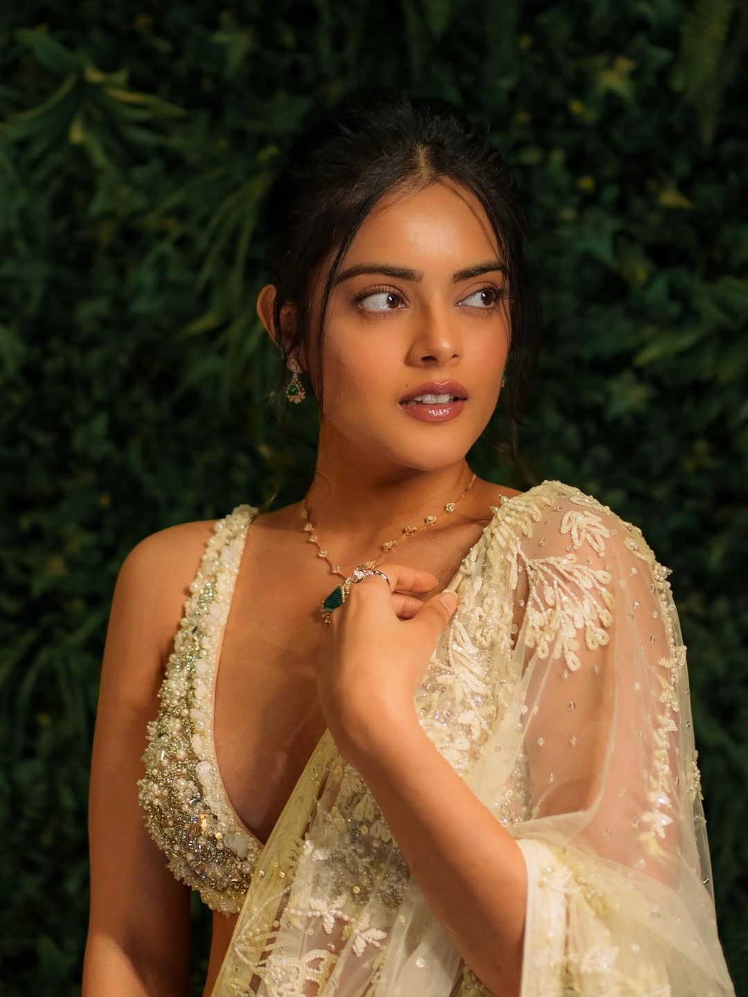 Riddhi Kumaar Stunning Looks in White Dress