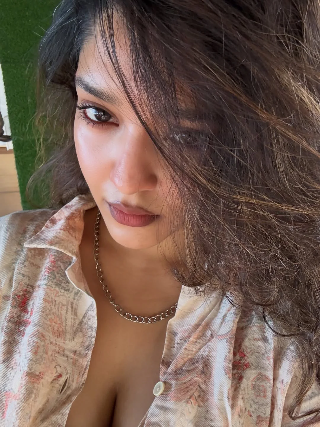 Ritika Singh Sizzling Selfies