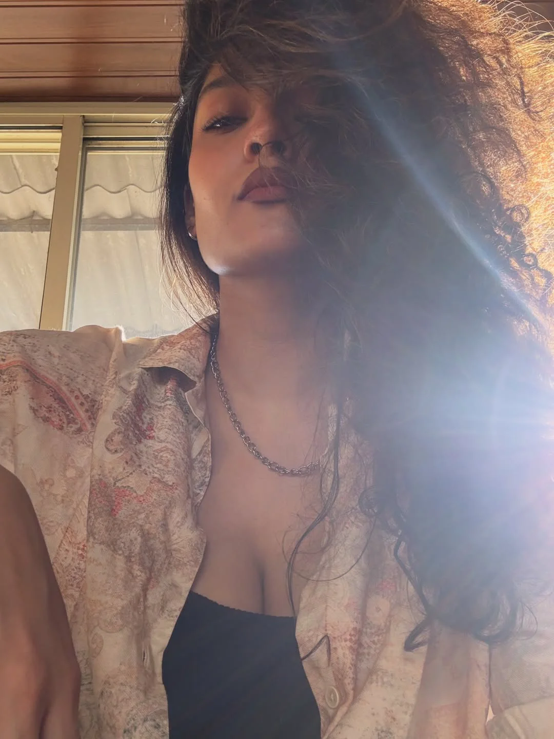 Ritika Singh Sizzling Selfies