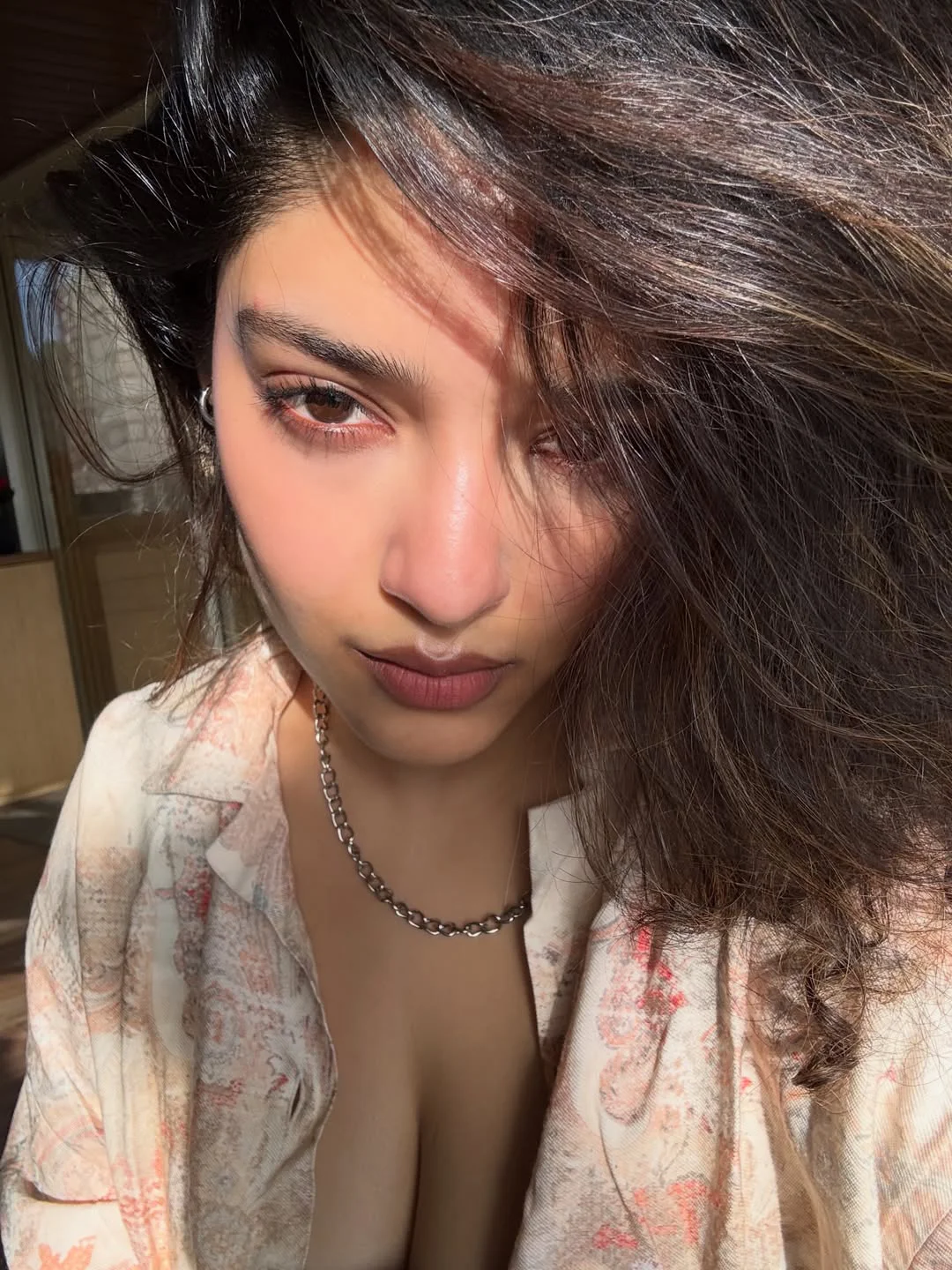 Ritika Singh Sizzling Selfies