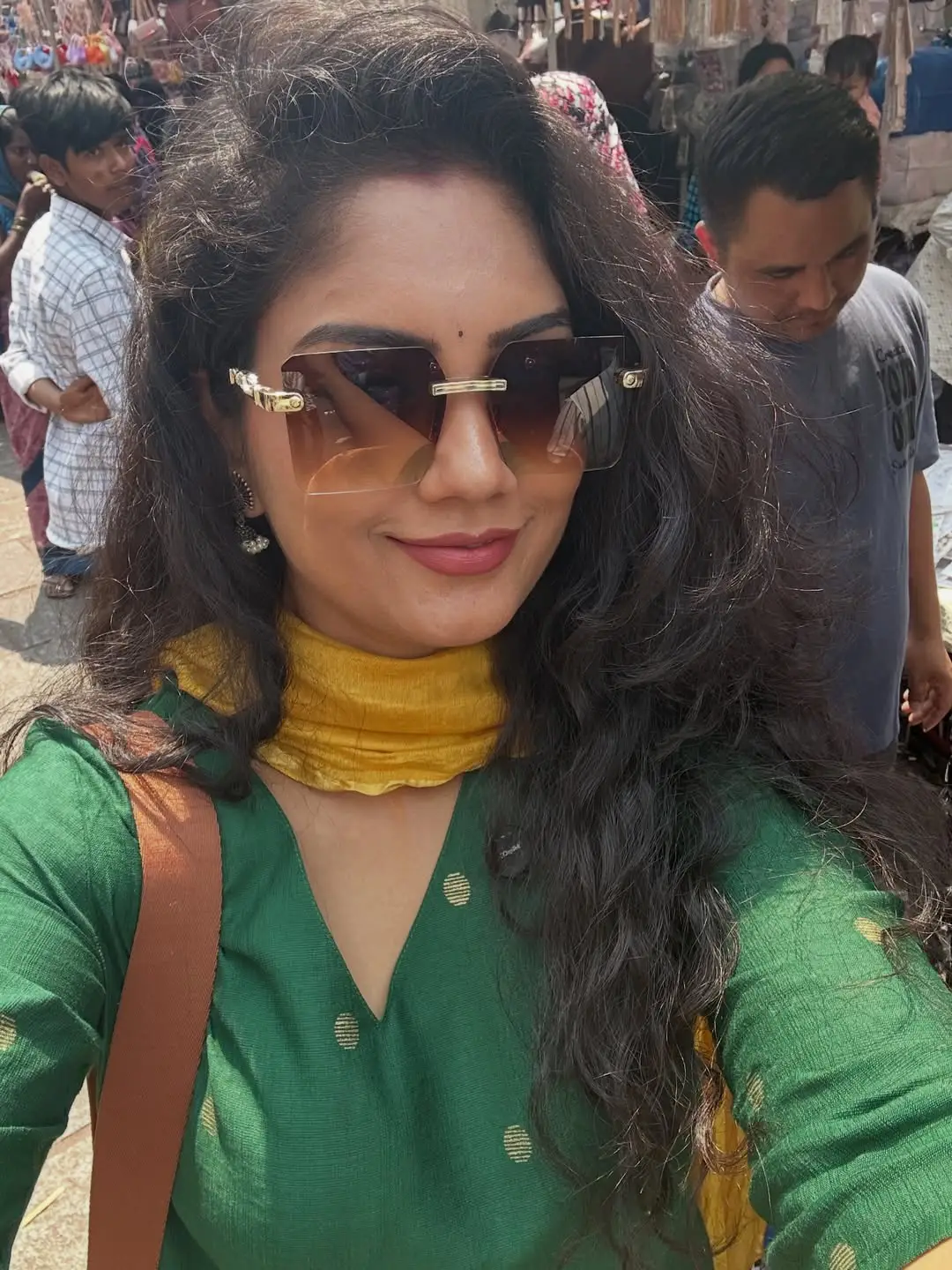 Serial Beauty Karuna Bhushan Visits Charminar