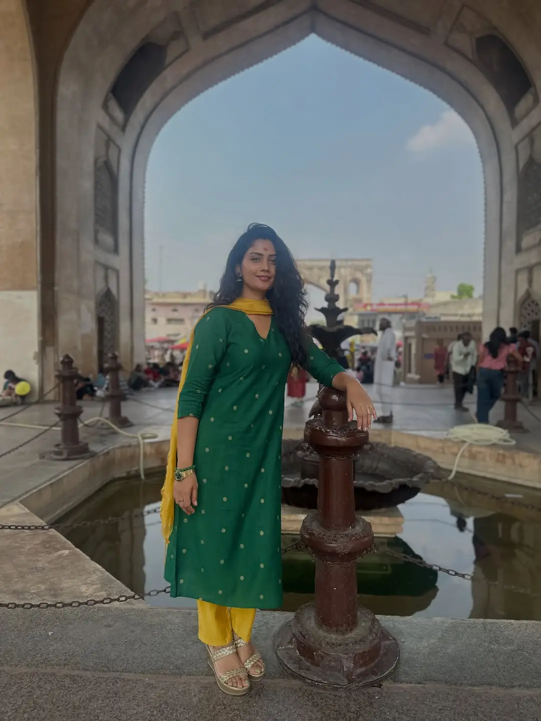 Serial Beauty Karuna Bhushan Visits Charminar