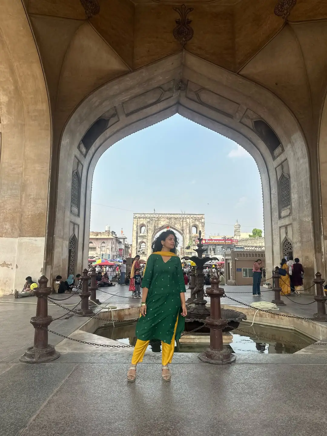 Serial Beauty Karuna Bhushan Visits Charminar