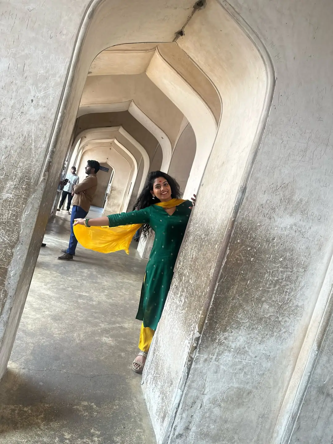 Serial Beauty Karuna Bhushan Visits Charminar