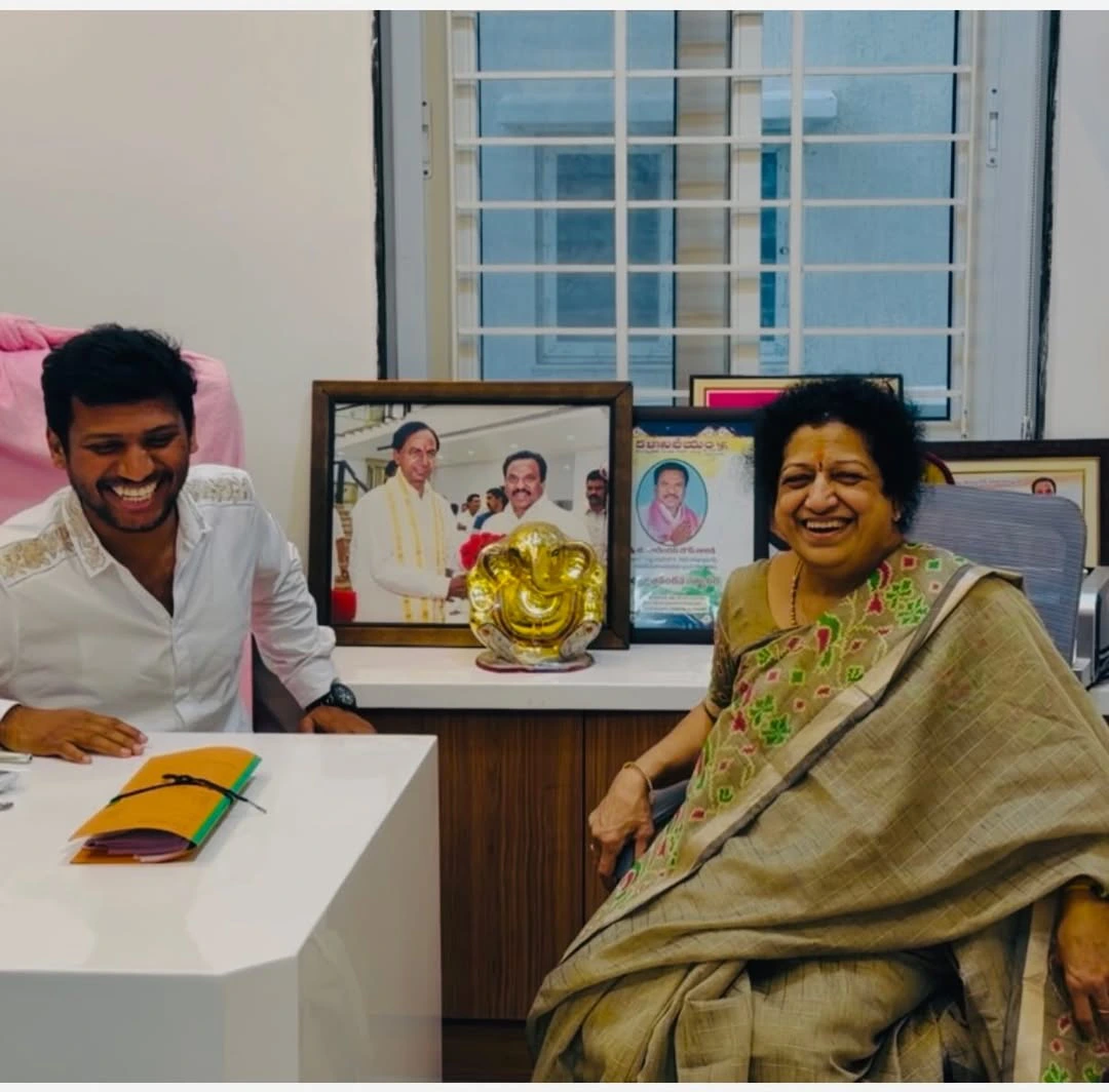 Jr NTR Mother Shalini Meets BRS Leader Rajender Goud