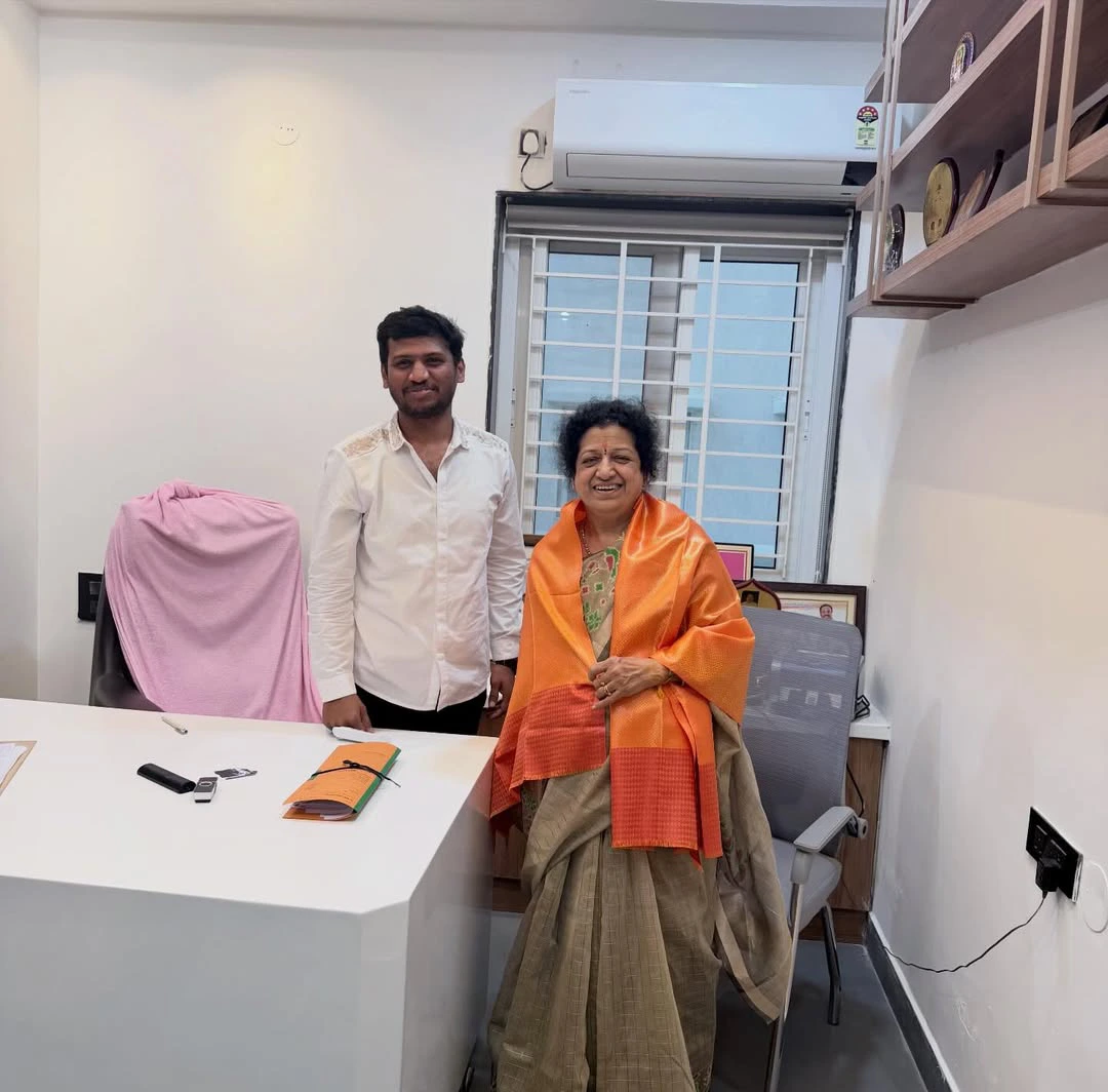 Jr NTR Mother Shalini Meets BRS Leader Rajender Goud