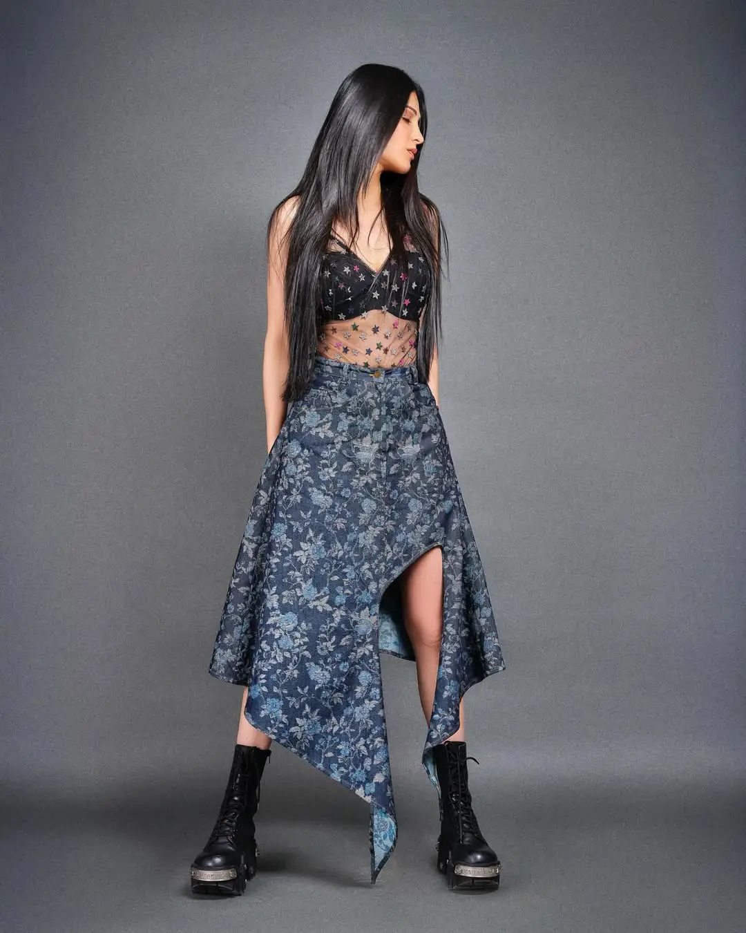 shruti haasan latest hot photoshoot