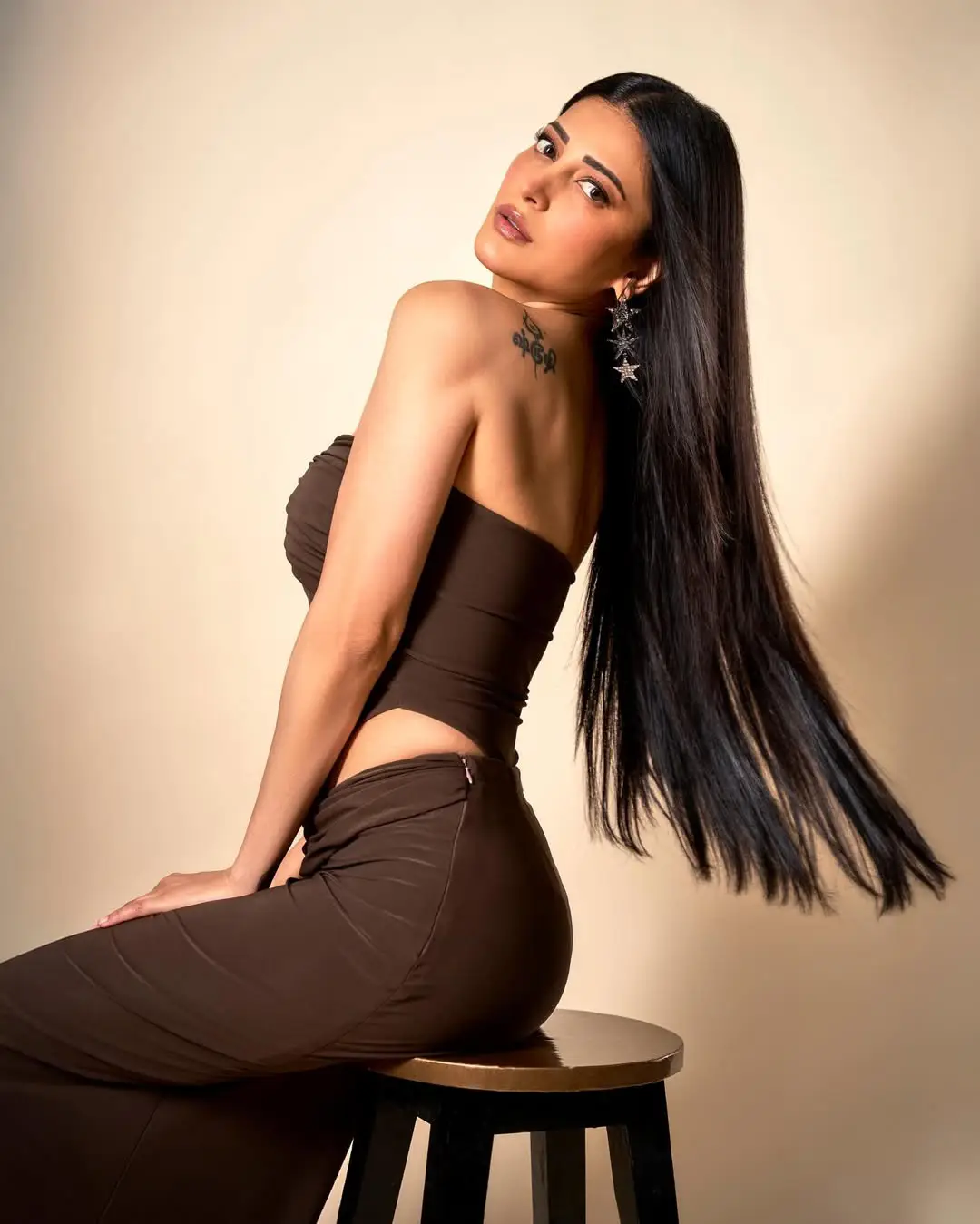 Shruti Haasan Latest Hot Photos