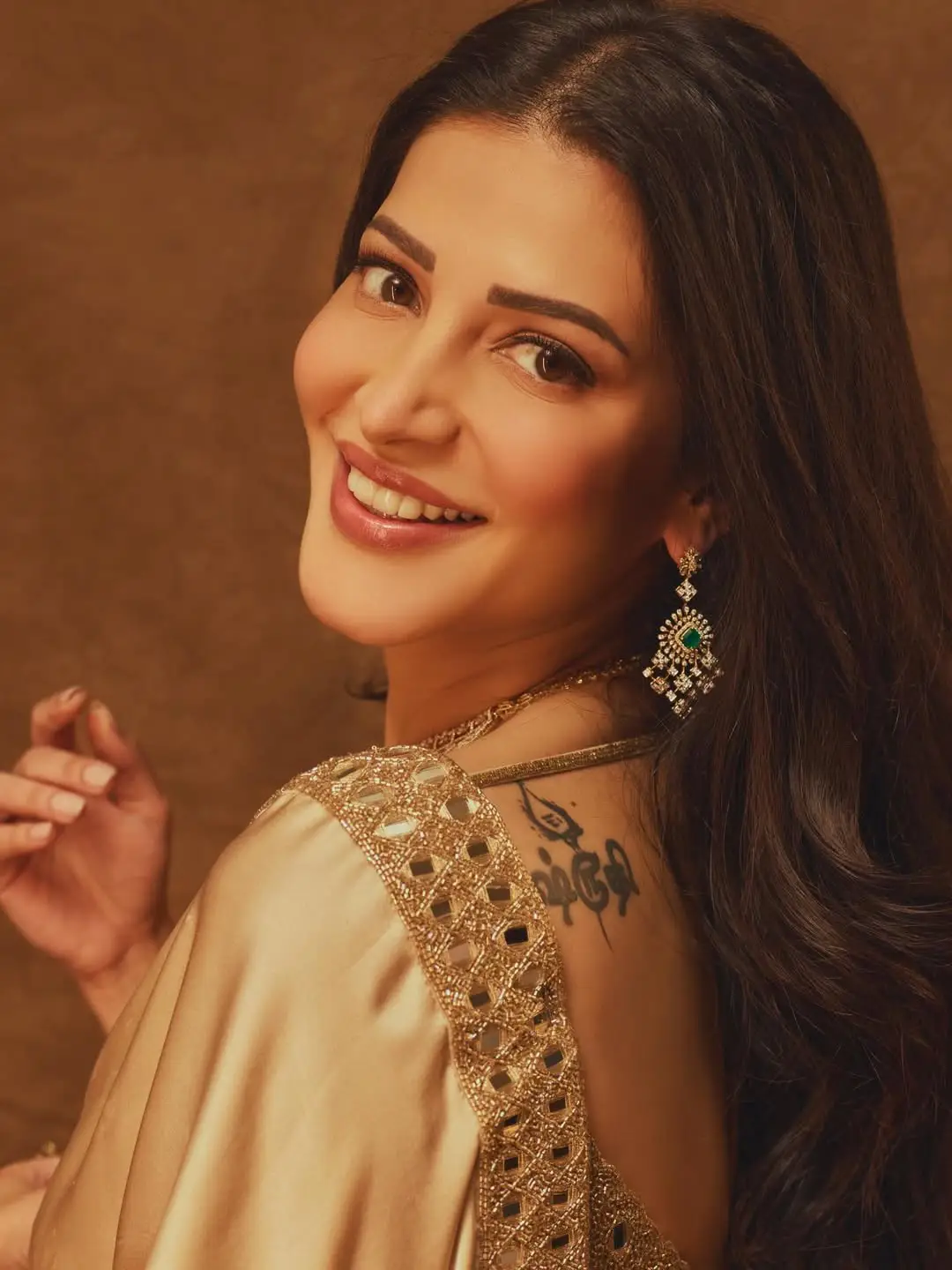 Shruti Haasan Latest Photos in a Saree