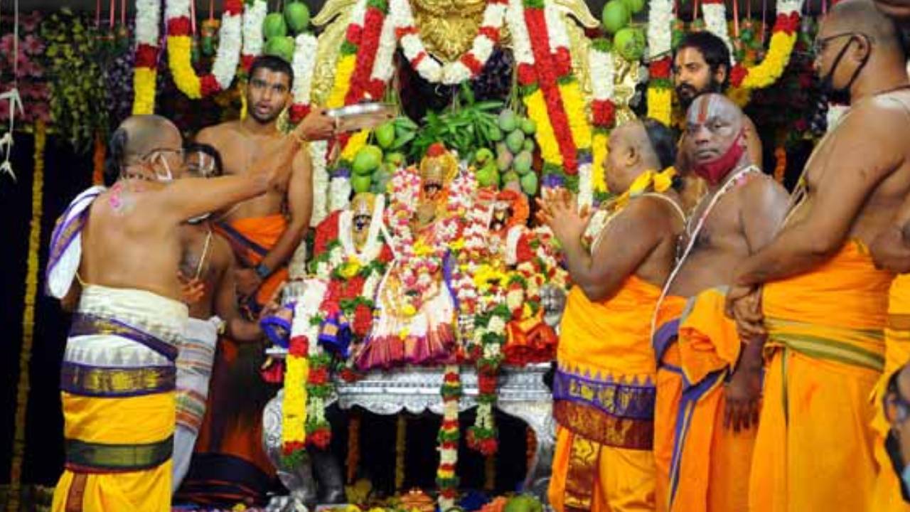 Sri Ramanavami Tickets Online : భద్రాద్రి రామయ్య భక్తులకు గుడ్‌న్యూస్.. ఆన్‌లైన్‌లో సీతారాముల కల్యాణం టికెట్లు.. రేట్లు ఇవే.. బుక్ చేసుకోండిలా