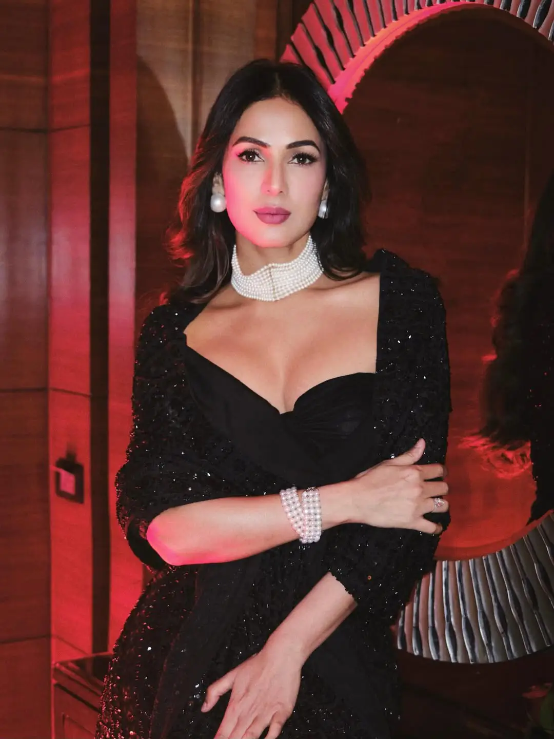 Sonal Chauhan Latest Photos in a Black Saree