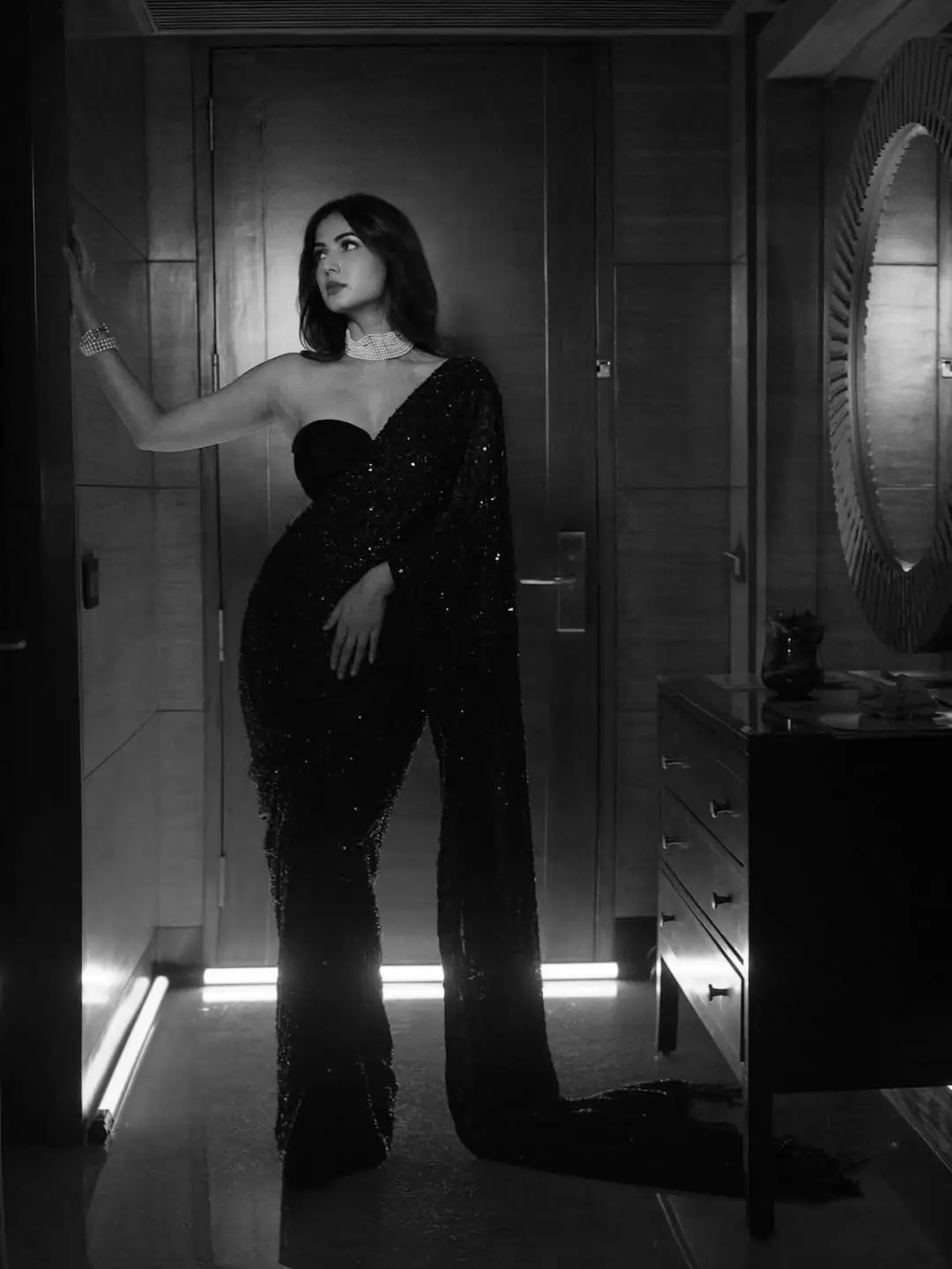 Sonal Chauhan Latest Photos in a Black Saree