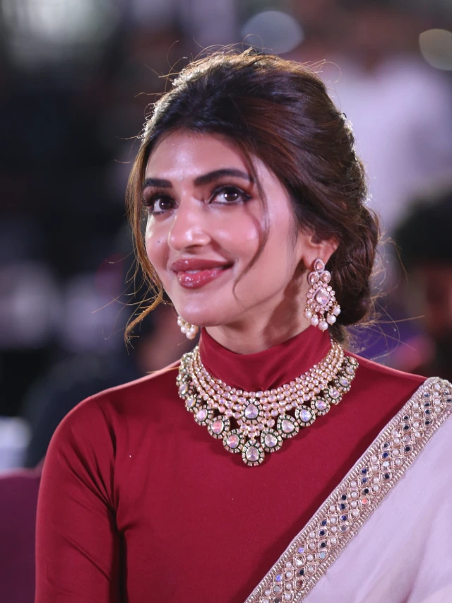 Sreeleela Cute Looks in Saree From Ustaad Bhagat Singh Pre Release Event