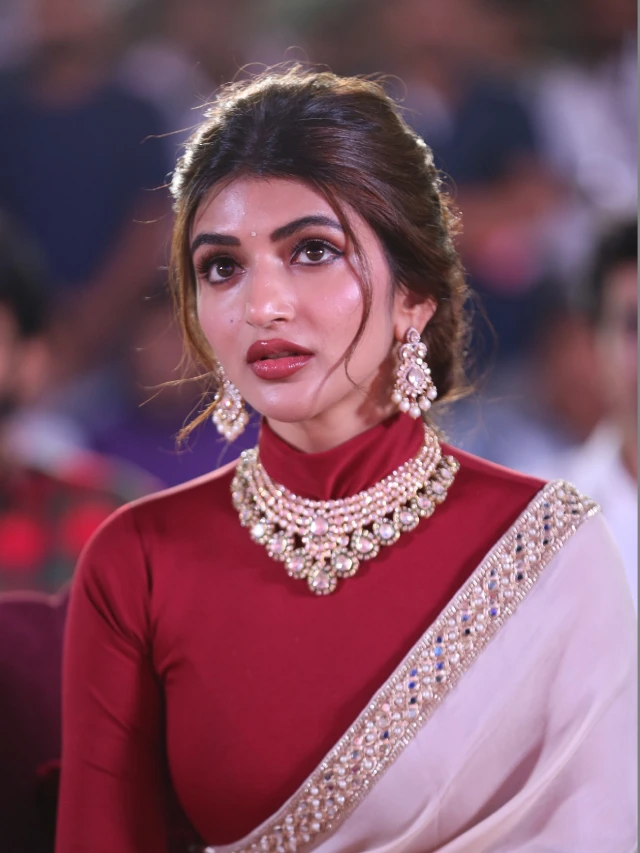 Sreeleela Cute Looks in Saree From Ustaad Bhagat Singh Pre Release Event