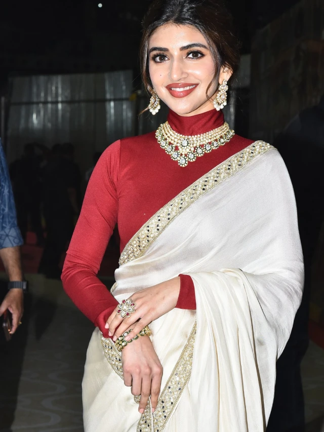 Sreeleela Cute Looks in Saree From Ustaad Bhagat Singh Pre Release Event