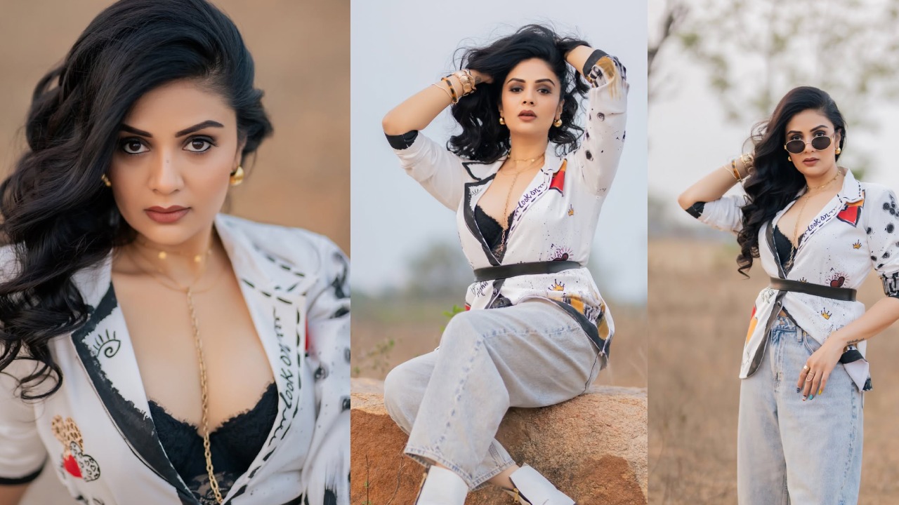 Sreemukhi : స్టైలిష్ లుక్స్ లో హాట్ ఫోజులతో.. యాంకర్ శ్రీముఖి ఫొటోలు..