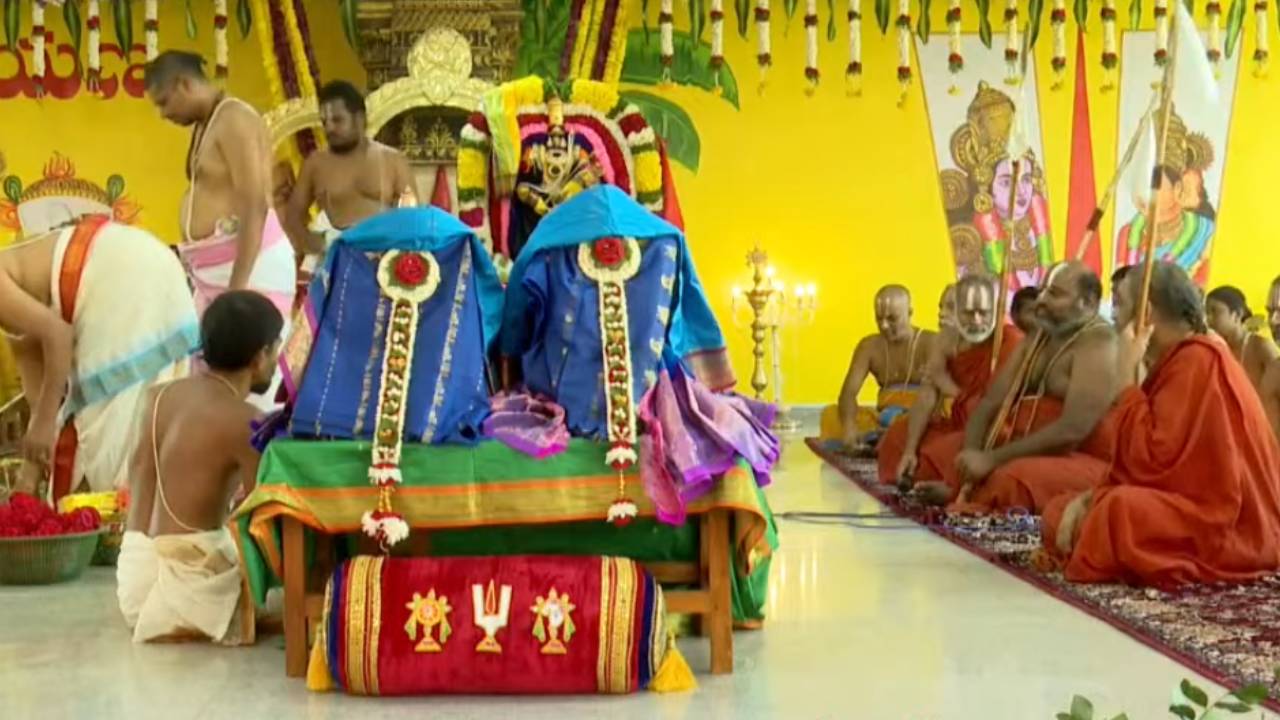 Sri Venkateswara Swamy Kalyana : మేళ్ళచెరువు మహాసిమెంట్ ప్రాంగణంలో వైభవంగా శ్రీ కళ్యాణ వేంకటేశ్వర స్వామి వారి వార్షిక బ్రహ్మోత్సవాలు