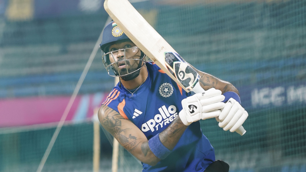 Hardik Pandya : ఇంగ్లాండ్‌తో సెమీస్‌ మ్యాచ్‌.. అరుదైన ఘ‌న‌త పై హార్దిక్ పాండ్యా క‌న్ను..