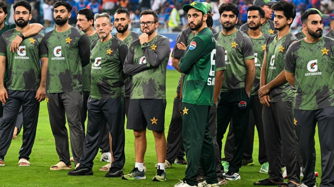 T20 World Cup : ఇవేం ప‌నులురా అయ్యా.. హోట‌ల్ మ‌హిళా సిబ్బందితో అస‌భ్యంగా ప్ర‌వ‌ర్తించిన పాక్ క్రికెట‌ర్‌.. టీ20 ప్ర‌పంచ‌క‌ప్‌లో ఆడుతూనే..!