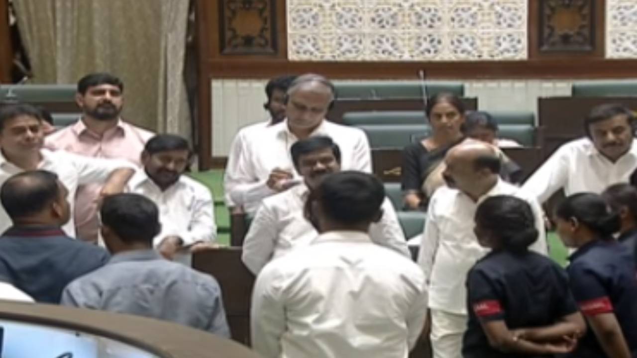 Telangana Assembly : 24మంది బీఆర్ఎస్ ఎమ్మెల్యేలపై సస్పెన్షన్ వేటు.. పాడి కౌశిక్ రెడ్డి వ్యవహారం ఎథిక్స్ కమిటీకి..