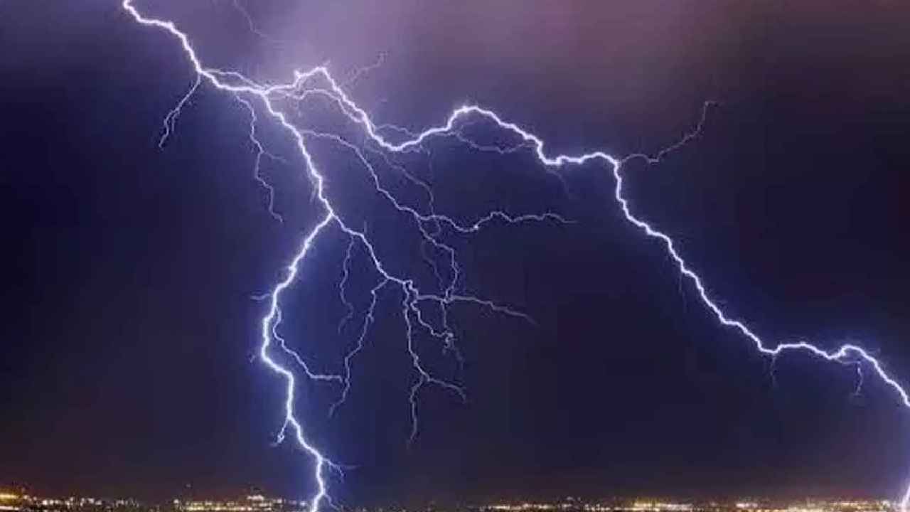 AP Rains: ఏపీకి బిగ్ అలర్ట్.. ఈ జిల్లాలకు పిడుగుపాటు హెచ్చరిక.. ఆ సమయంలో బయటకు రావొద్దు