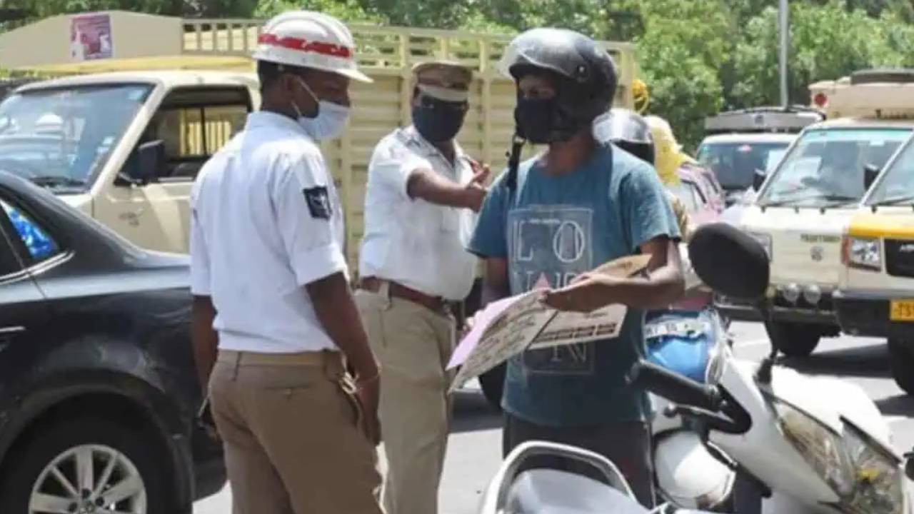 Traffic Rules : వాహనదారులకు బిగ్ అలర్ట్.. చలాన్లు చెల్లించడం లేదా.. అయితే, మీకు ఇబ్బందులు తప్పవ్..