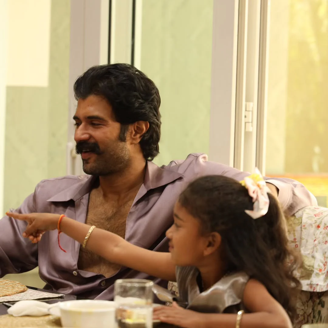 Vijay Deverakonda Rashmika Mandanna Invited Child Family who went Viral in Social Media
